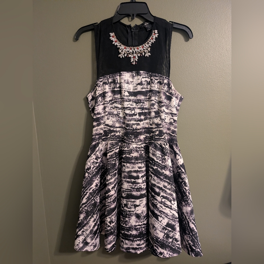 Caribbean Queen Black and White Midi Dress